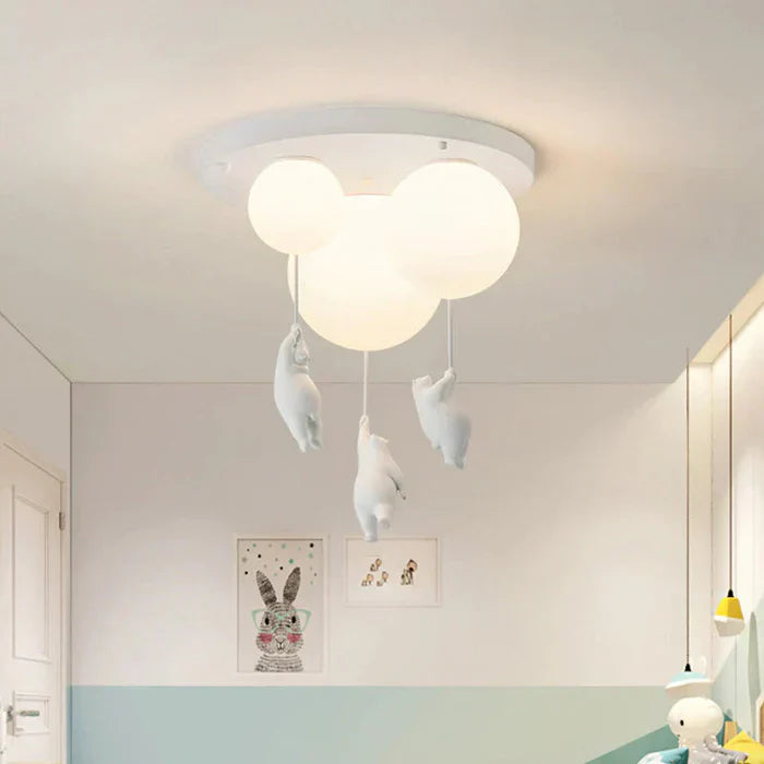 "Magische kinderlamp met speelse beer en ballon, warme LED-verlichting, ideaal voor kinderkamer, sfeervol design."