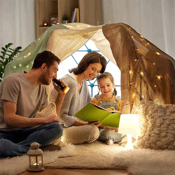 Detail van de connectoren en stokken van de MALORIA speeltent, robuust bouwpakket voor kinderen.