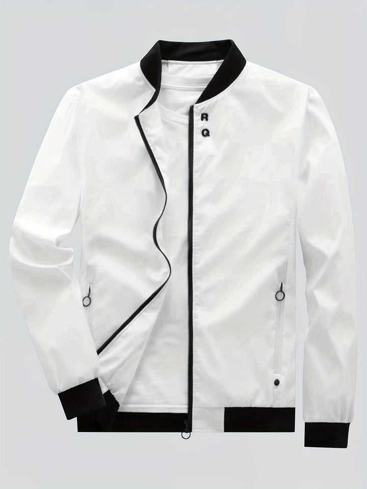 "Marineblauwe heren winterjas met opstaande kraag, klassiek design, sportieve look, perfecte pasvorm voor lente"