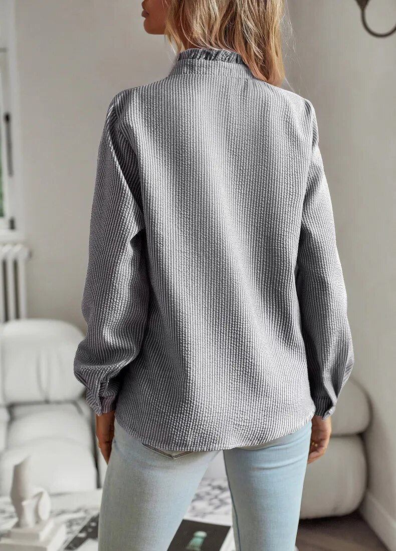 "Marlies stijlvolle dames top, zachte ademende stof, elegant tijdloos design, veelzijdig voor casual en formele gelegenheden.