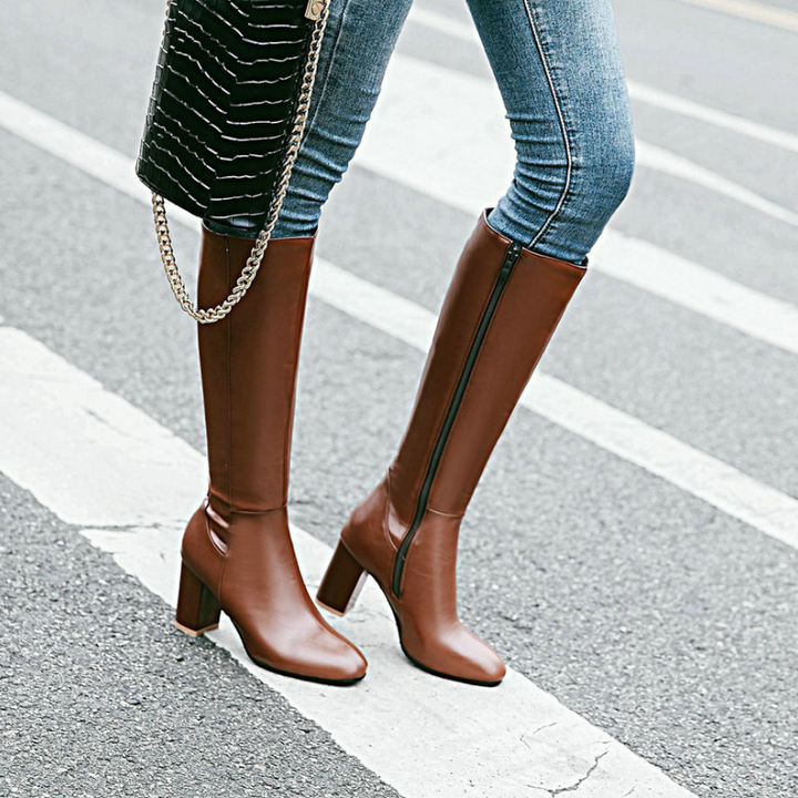 Mila ritslaarzen voor dames, elegante hoge laarzen met ritssluiting en stabiele hak, verkrijgbaar in beige, bruin, zwart.