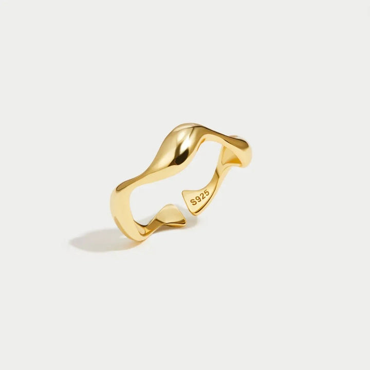 Verstelbare dames ring, minimalistisch design met subtiele oceaan details, 18K verguld zilveren sieraad.