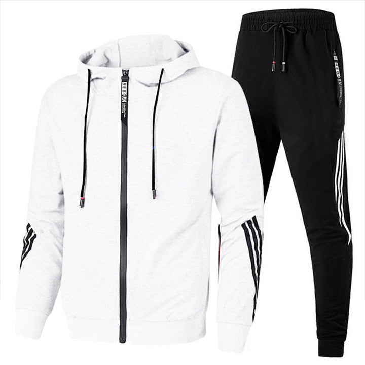 Sportief heren joggingpak, compleet met warme hoodie en stijlvolle joggingbroek. Perfect voor een moderne look.