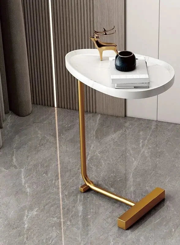 Stijlvolle bijzettafel voor de woonkamer. Modern meubelstuk dat functionaliteit en design combineert.