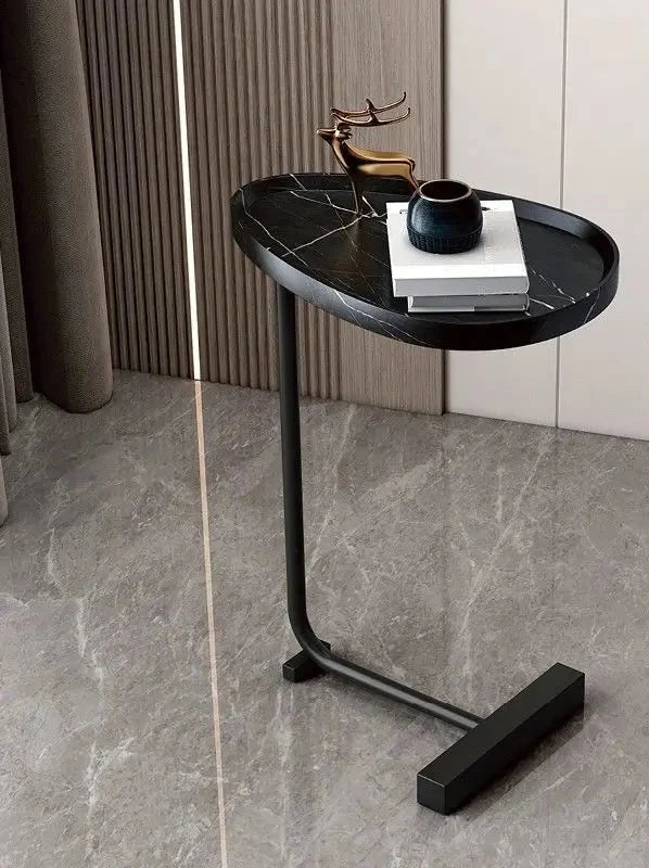 Minimalistisch moderne bijzettafel. Elegant design en een praktisch accent voor elk hedendaags interieur.