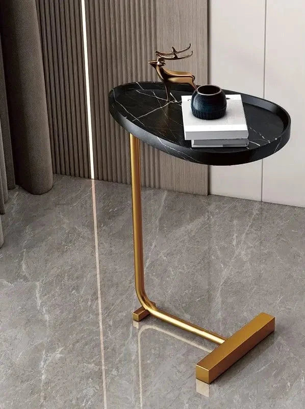 Elegante bijzettafel met strakke lijnen. Een modern meubel dat elke ruimte verrijkt met stijl en sfeer.
