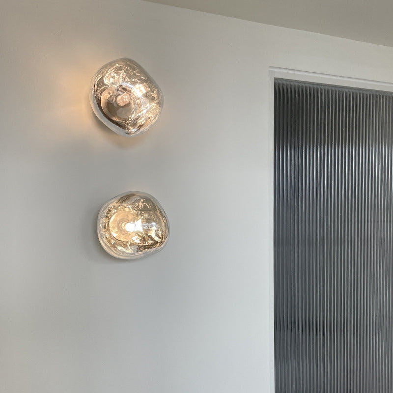 Huis en tuin: elegante glazen wandlamp, minimalistische oplossing voor binnenverlichting.