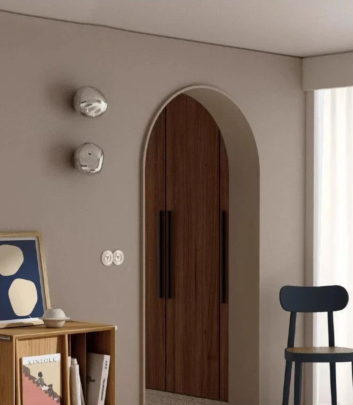 Design glazen wandlamp, duurzame verlichting met een tijdloze, moderne uitstraling.