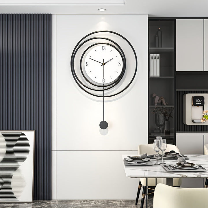 Moderne minimalistische metalen wandklok, strakke vorm met stille werking, ideaal voor moderne interieurs, 72x45 cm.