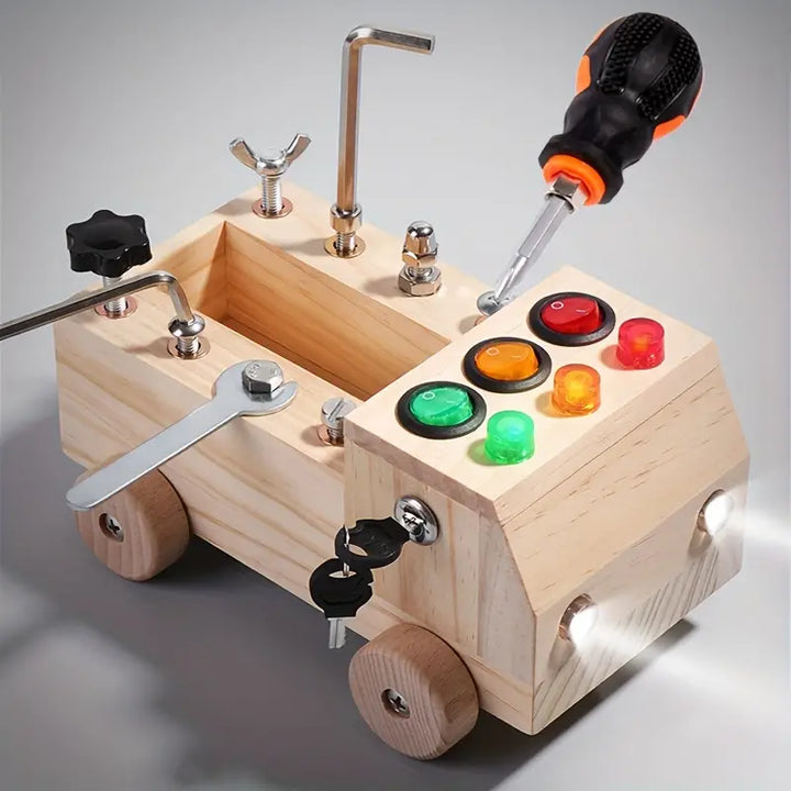 Montessori activiteitenbord voor kinderen, stimuleert fijne motoriek en vroege ontwikkeling met educatieve onderdelen.