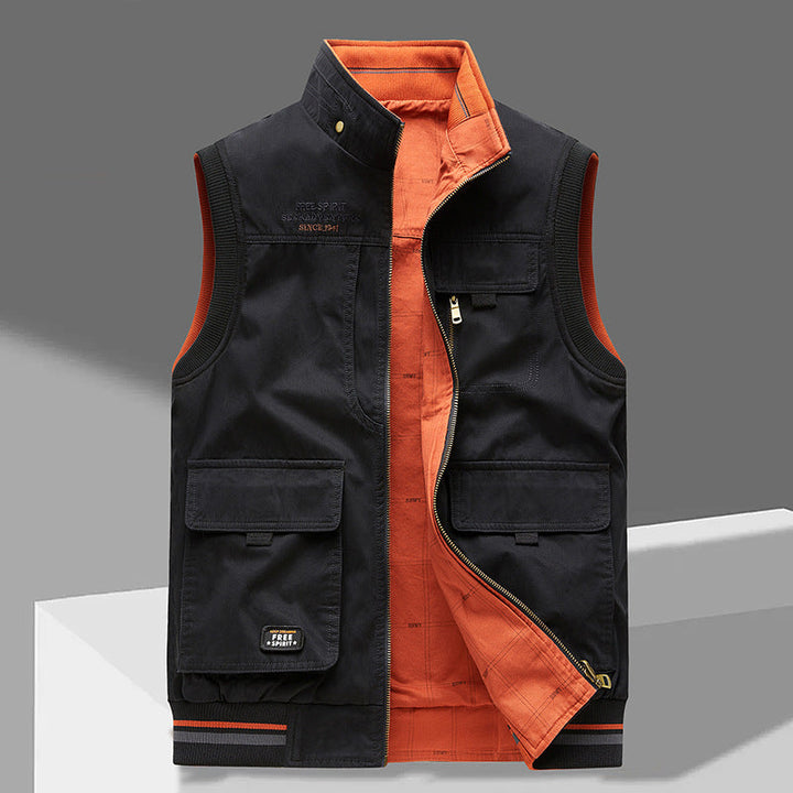 Comfortabel heren reversible utilityvest. Casual buitenkleding met rits en functionele zakken voor mannen.