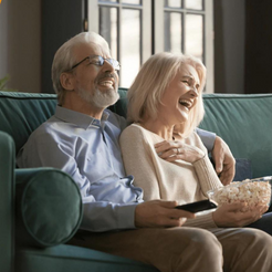 "Onzichtbaar oplaadbaar hoortoestel, discreet en comfortabel, met uitstekend draagcomfort en naadloze geluidsversterking."