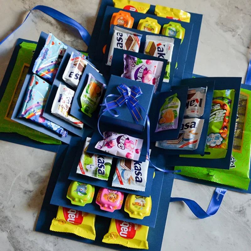 Romantische explosiebox met vlinders, perfect voor een jubileum of liefdevol cadeau dat herinneringen creëert.
