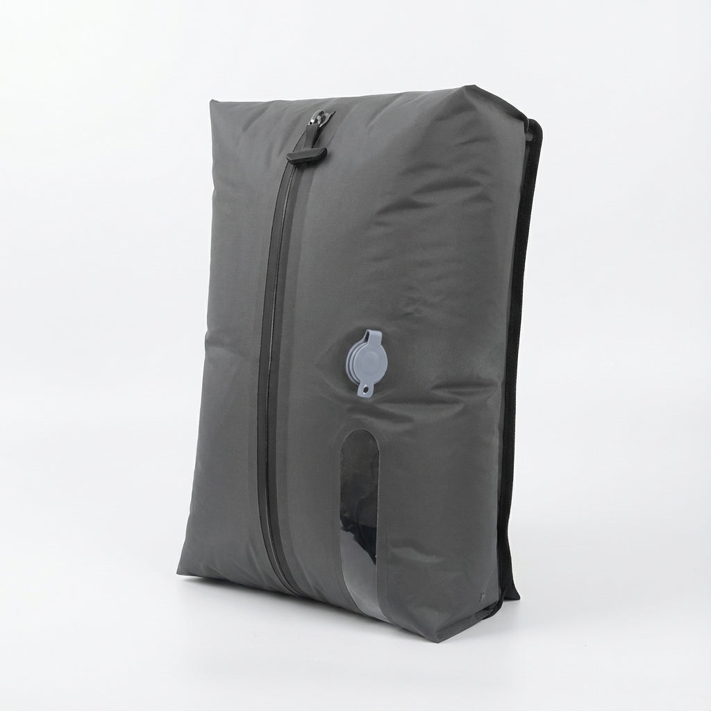 Georganiseerde bagage met SpaceSwell compressietassen. Efficiënte ruimtebesparing in koffer, perfect voor elke vakantie.