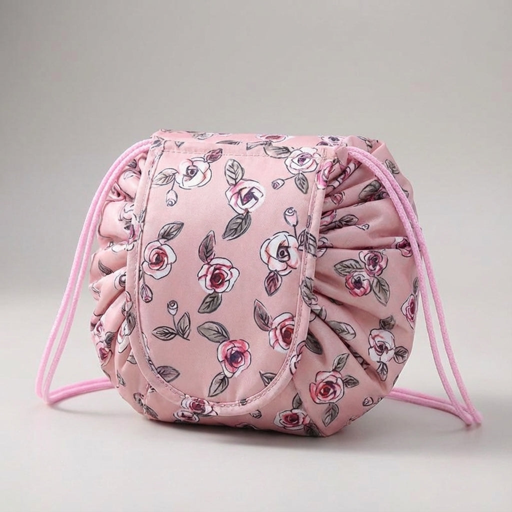 Unisex opvouwbare toilettas SnapPouch met trekkoord, handig voor zowel mannen als vrouwen op reis.
