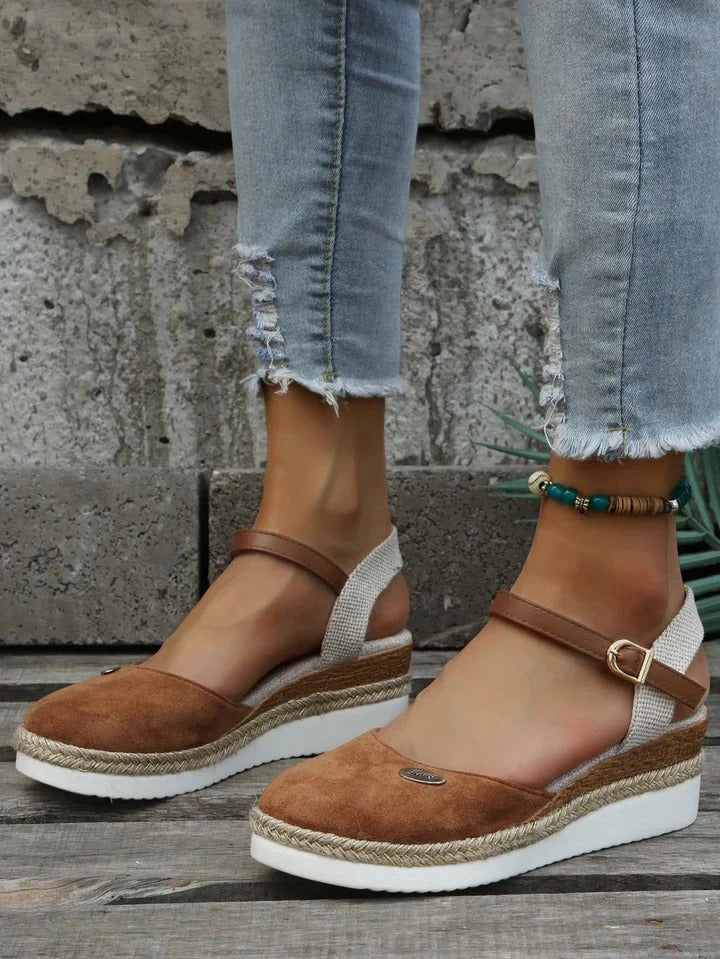 "Orthopedische bruine espadrilles voor dames, stijlvolle sandalen met comfort en duurzame materialen voor dagelijks gebruik."