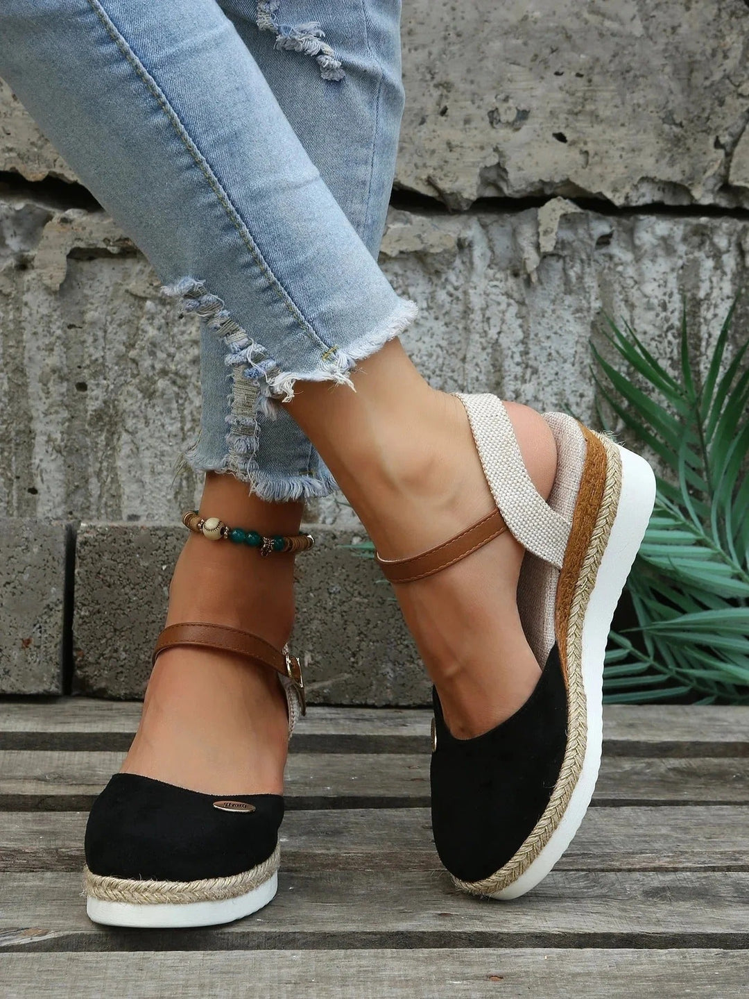 "Orthopedische bruine espadrilles voor dames, stijlvolle sandalen met comfort en duurzame materialen voor dagelijks gebruik."