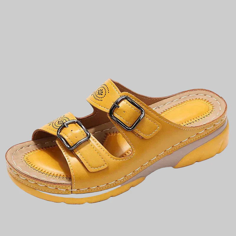 Modieuze dames sandalen met sleehak, orthopedisch comfort en loopgemak voor dagelijks gebruik.