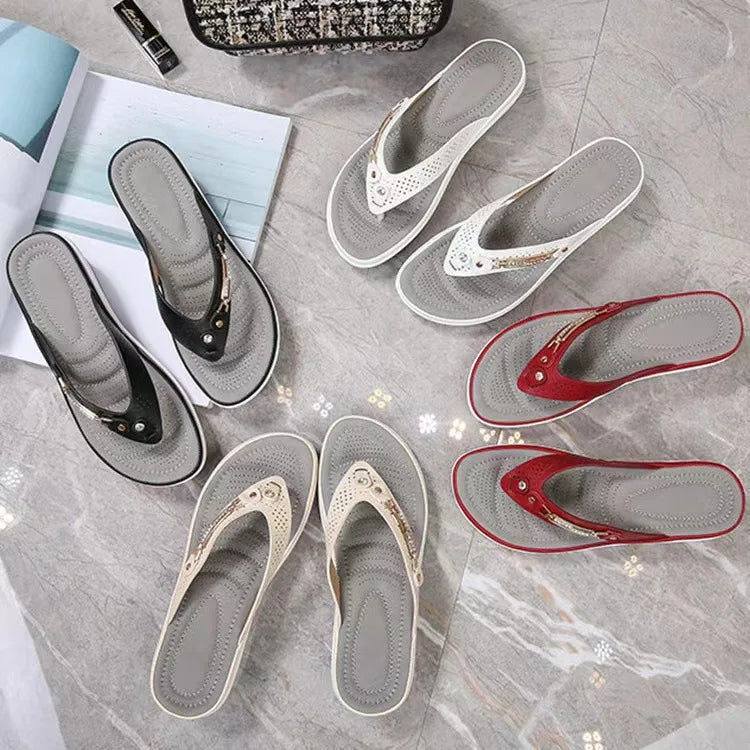 "Orthopedische zomersandalen met schokabsorberend voetbed. Verkrijgbaar in beige, rood, wit, zwart. Stijlvol en comfortabel."