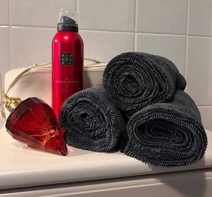 "QuickDry droogdoek absorptiekracht, gedraaide microvezels, streeploze afwerking, ideaal voor glazen oppervlakken."