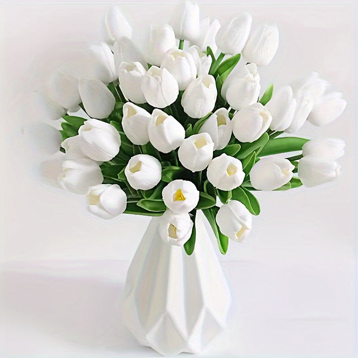 Frisse lentecoratie met deze set van 15 realistische kunsttulpen. Perfect voor Pasen.