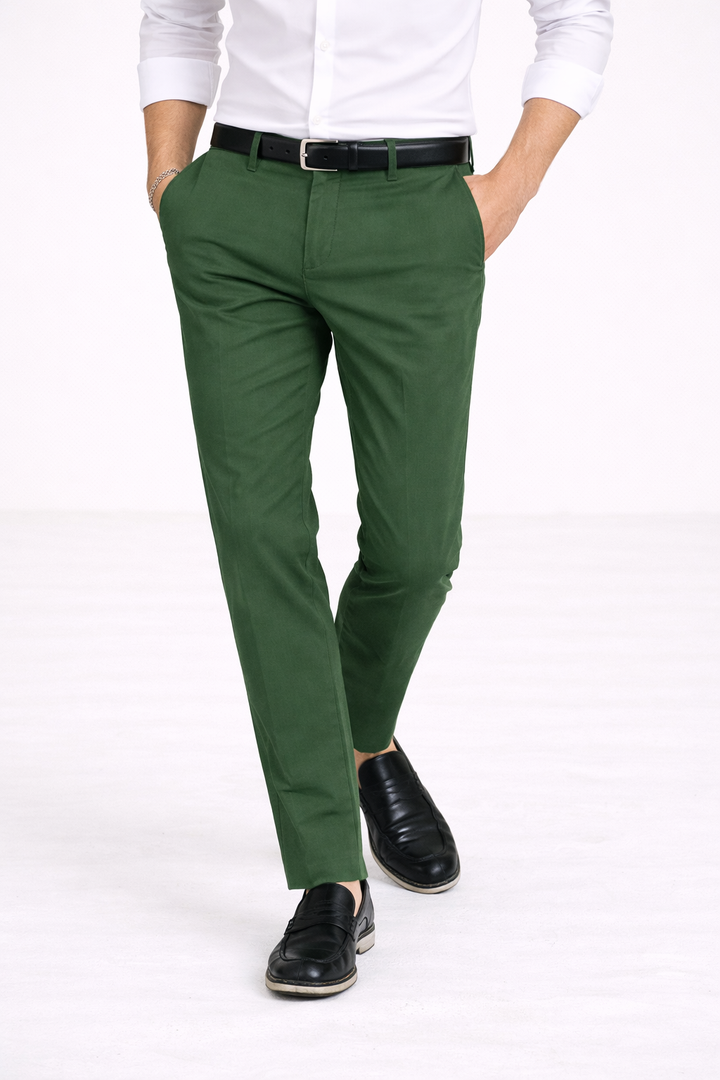 Veelzijdige rechte heren chino, combineert stijl en comfort voor elke gelegenheid. Een must-have nette broek in mannenmode.