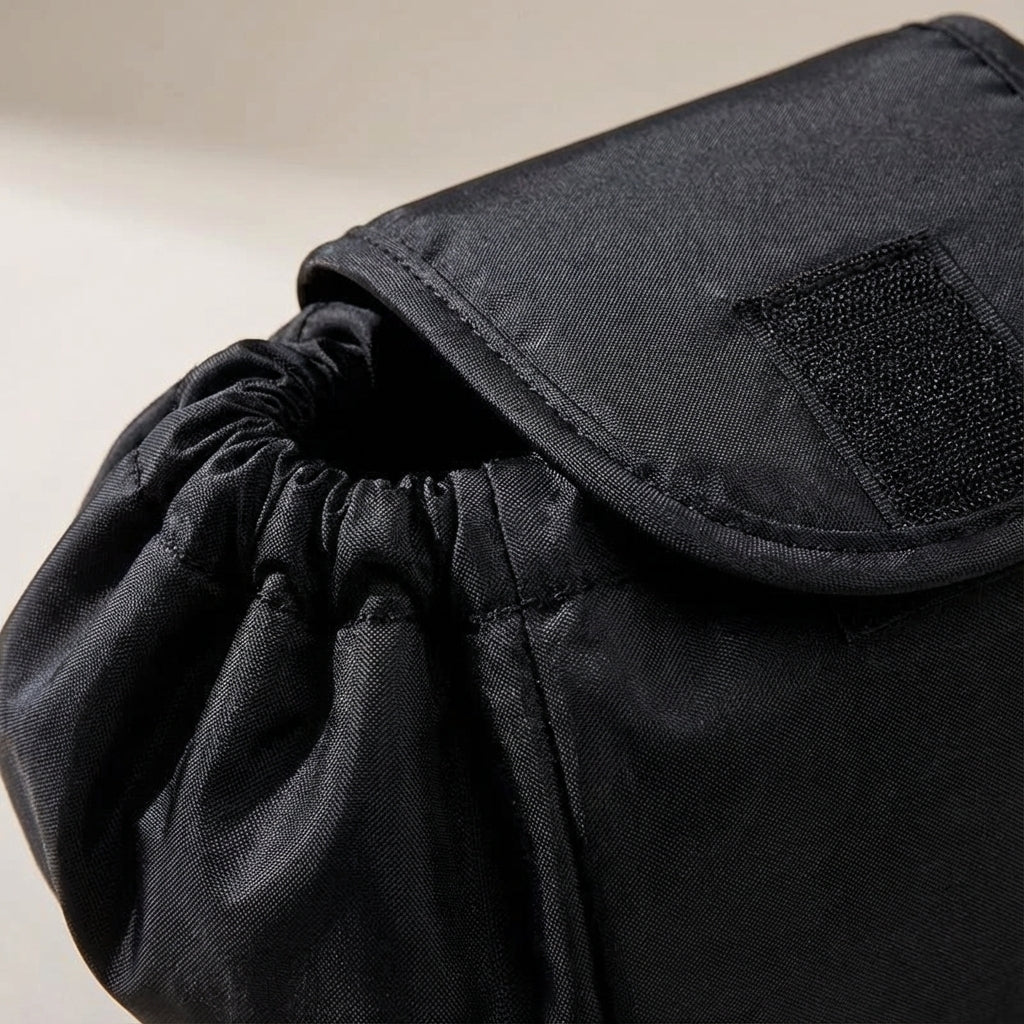 Praktische toilettas met trekkoord voor cosmetica; perfect als make-up organizer of reis opbergtas voor al je benodigdheden.
