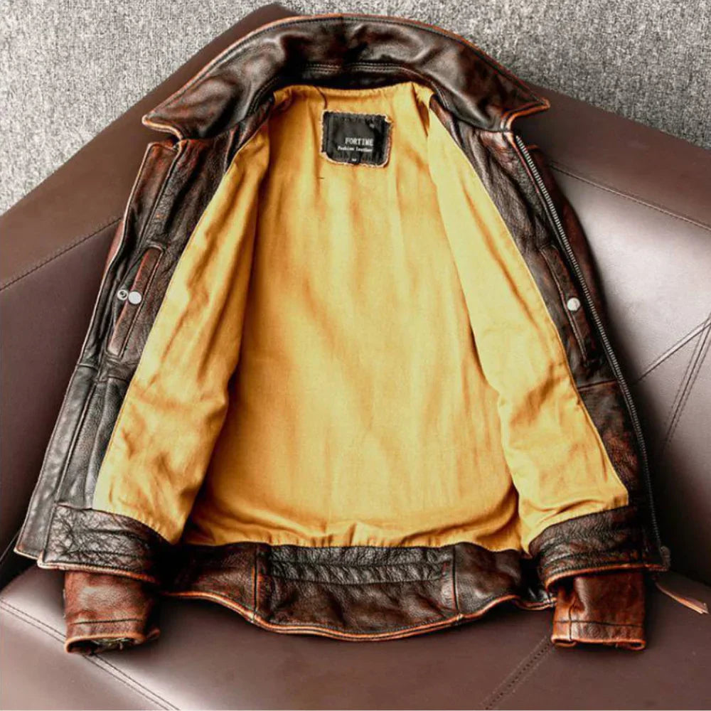 "Retro leren herenjas, echt koeienleer, vintage stijl, bruin, slim fit, omvouwkraag, tijdloos en duurzaam ontwerp."