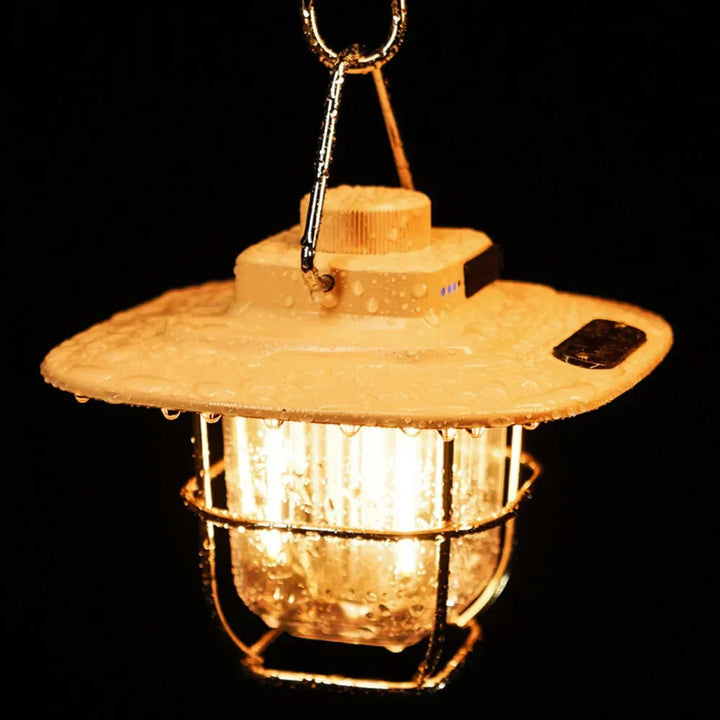 Hoogwaardige NostalgiaGlow retro oplaadbare LED lantaarn, een must-have voor elke campingliefhebber.