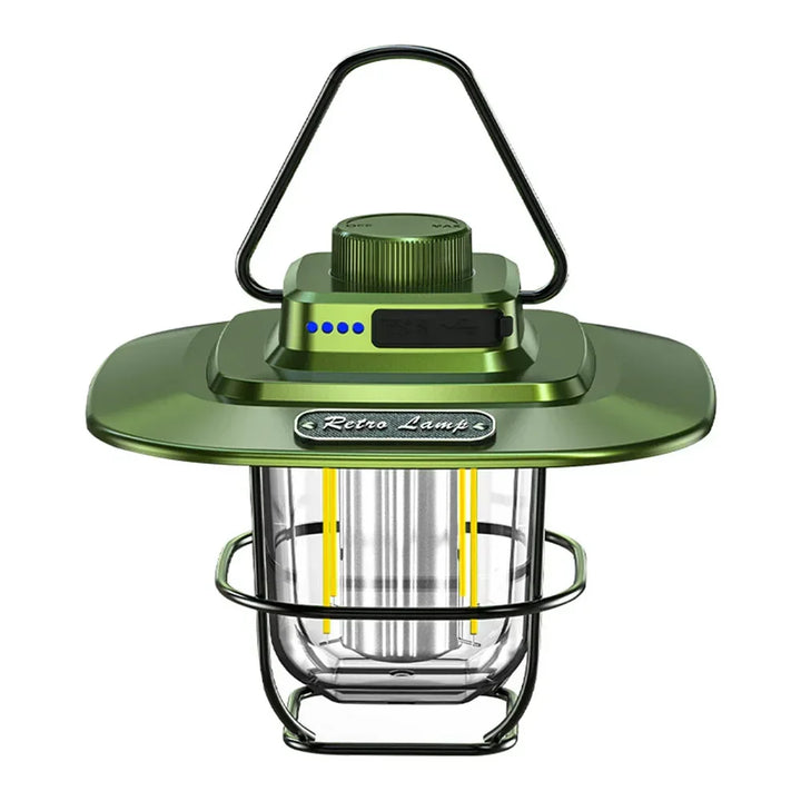 Sfeerlicht van de NostalgiaGlow retro LED lantaarn verlicht een tent op de camping.