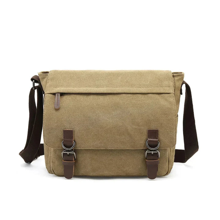 Ruime canvas crossbody tas voor heren. Biedt veel opbergruimte, perfect als schooltas of weekendtas.