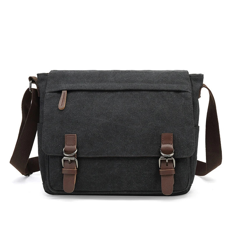 Functionele heren schoudertas met ruime vakken, geschikt voor laptop en essentials. Robuust design.