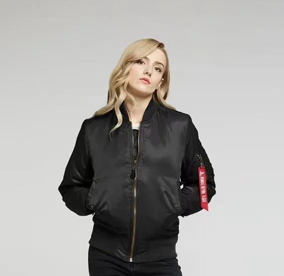 Zwart klassiek MA-1 bomberjack voor dames, stijlvolle en comfortabele bovenkleding.