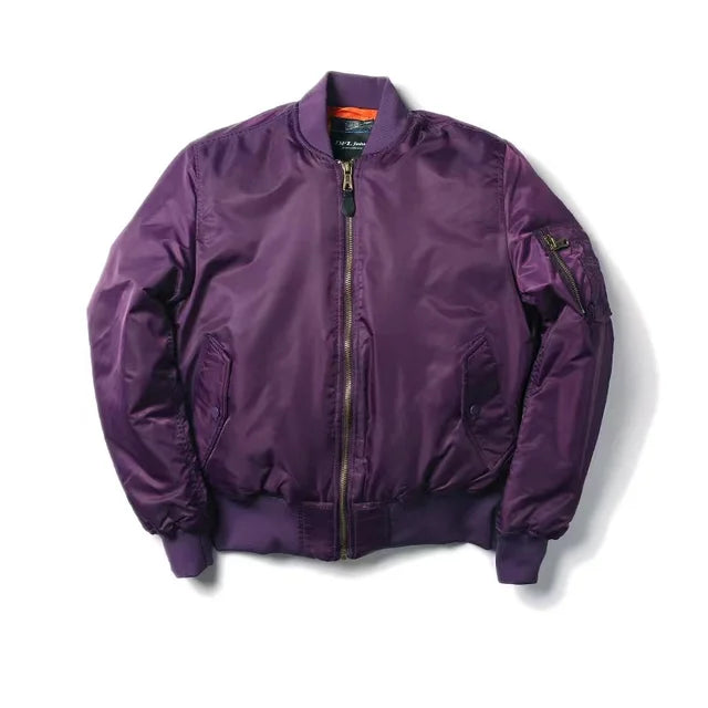 Klassiek rood MA-1 bomberjack voor dames, comfortabele en veelzijdige bovenkleding.