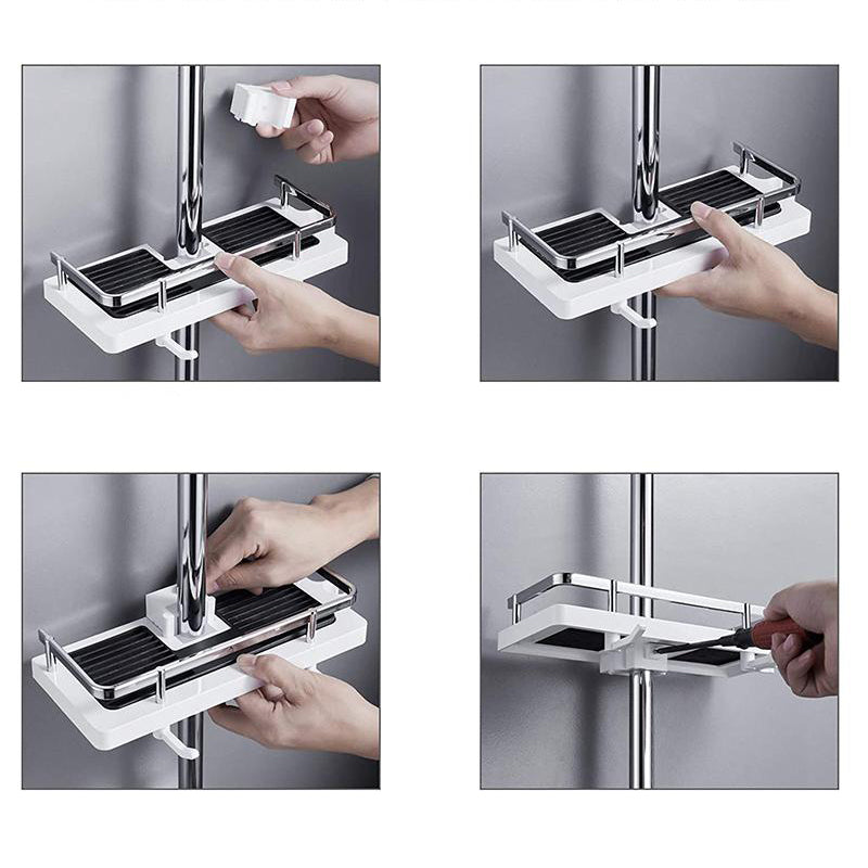 Afbeelding van een badkamer met de roestvrije douche organizer geïnstalleerd, netjes en ruimtebesparend.