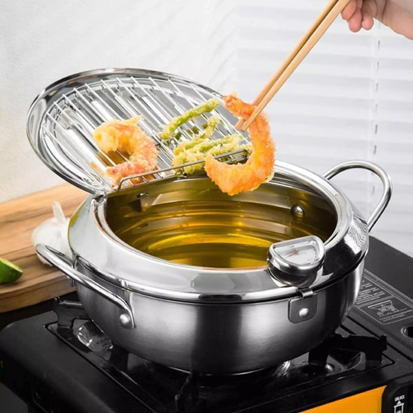Keuken friteuse van roestvrij staal, met thermometer voor veilig en gelijkmatig frituren.