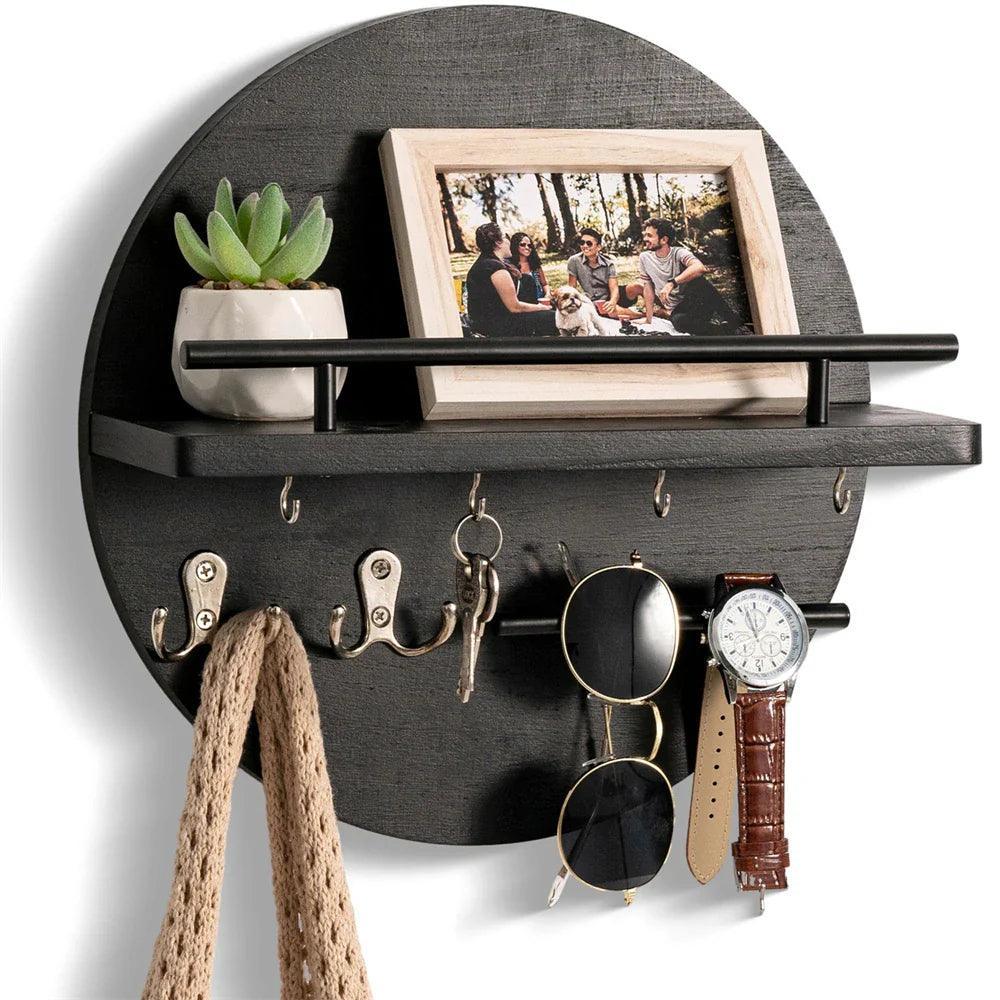 Ronde houten sleutelhouder voor entree, stijlvol design en handige organisatie.