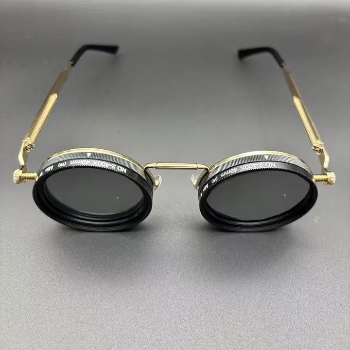 Unieke ronde unisex zonnebril in steampunk stijl, met authentieke vintage uitstraling.