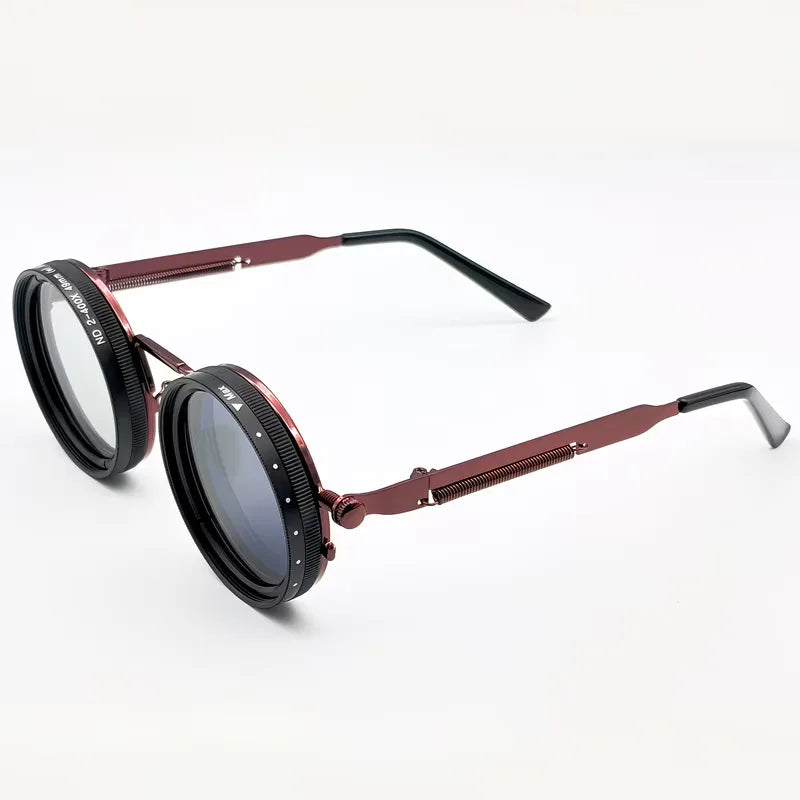 Zomerse ronde unisex zonnebril met opvallende steampunk en vintage flair.