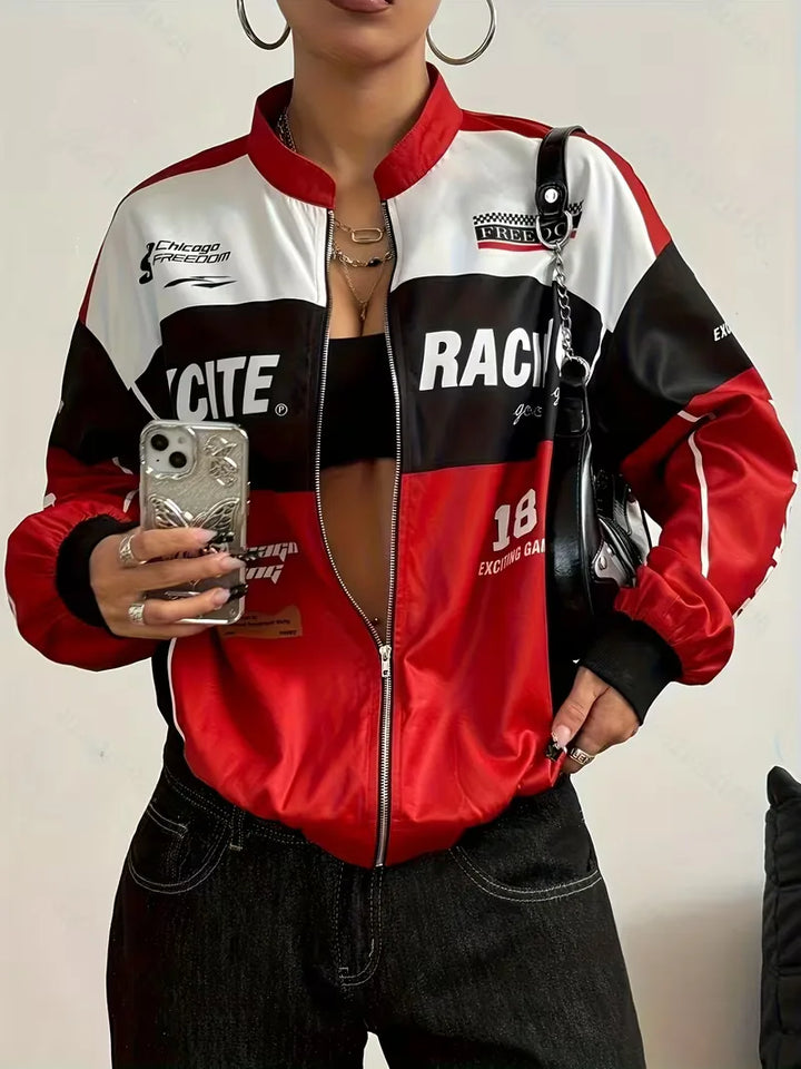 Rood oversized dames bomberjack in racing stijl met comfortabele pasvorm, perfect voor streetwear. Lente/herfstjas.