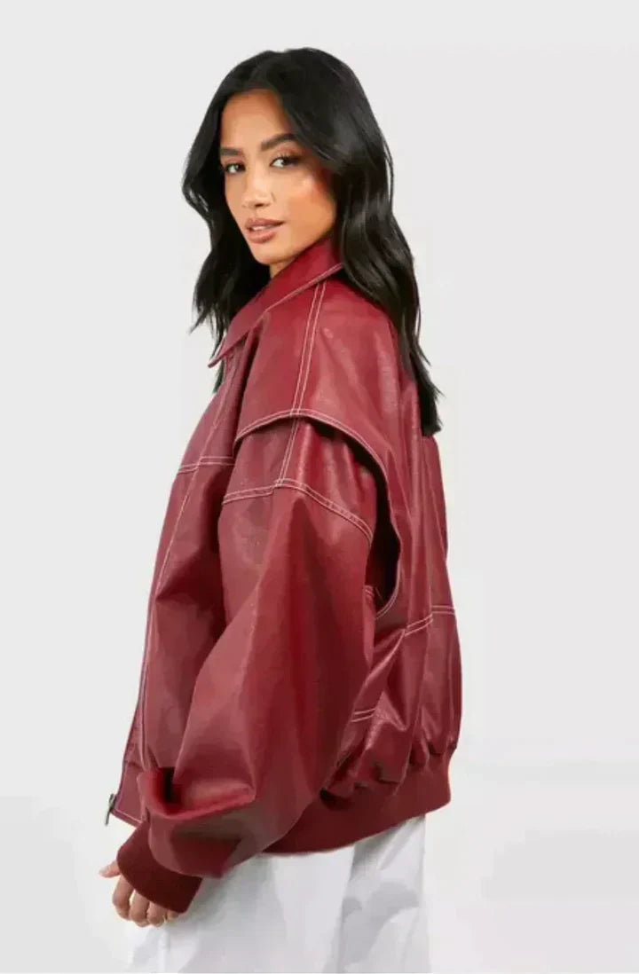 Comfortabel oversized rood damesjack, ideaal voor een relaxte pasvorm. Trendy en veelzijdig voor dagelijks gebruik.