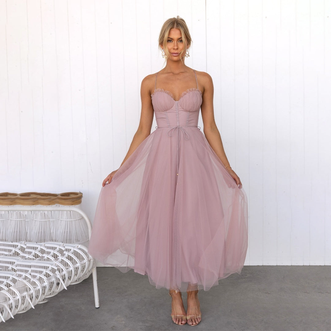Bruine elegante midi jurk dames, perfecte flatterende pasvorm voor de zomer.