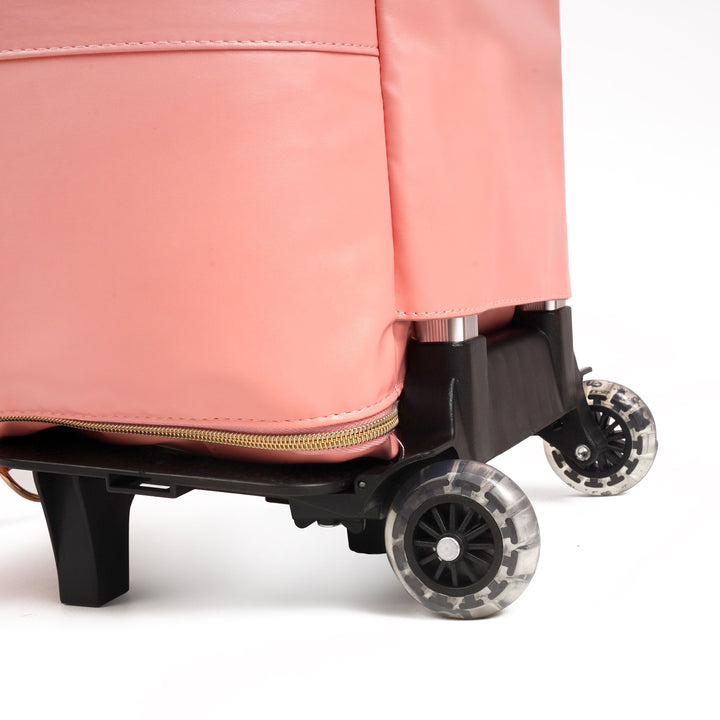 Reistas met wielen en opvouwbaar design, ruimtebesparend. Perfect voor korte of lange reizen.