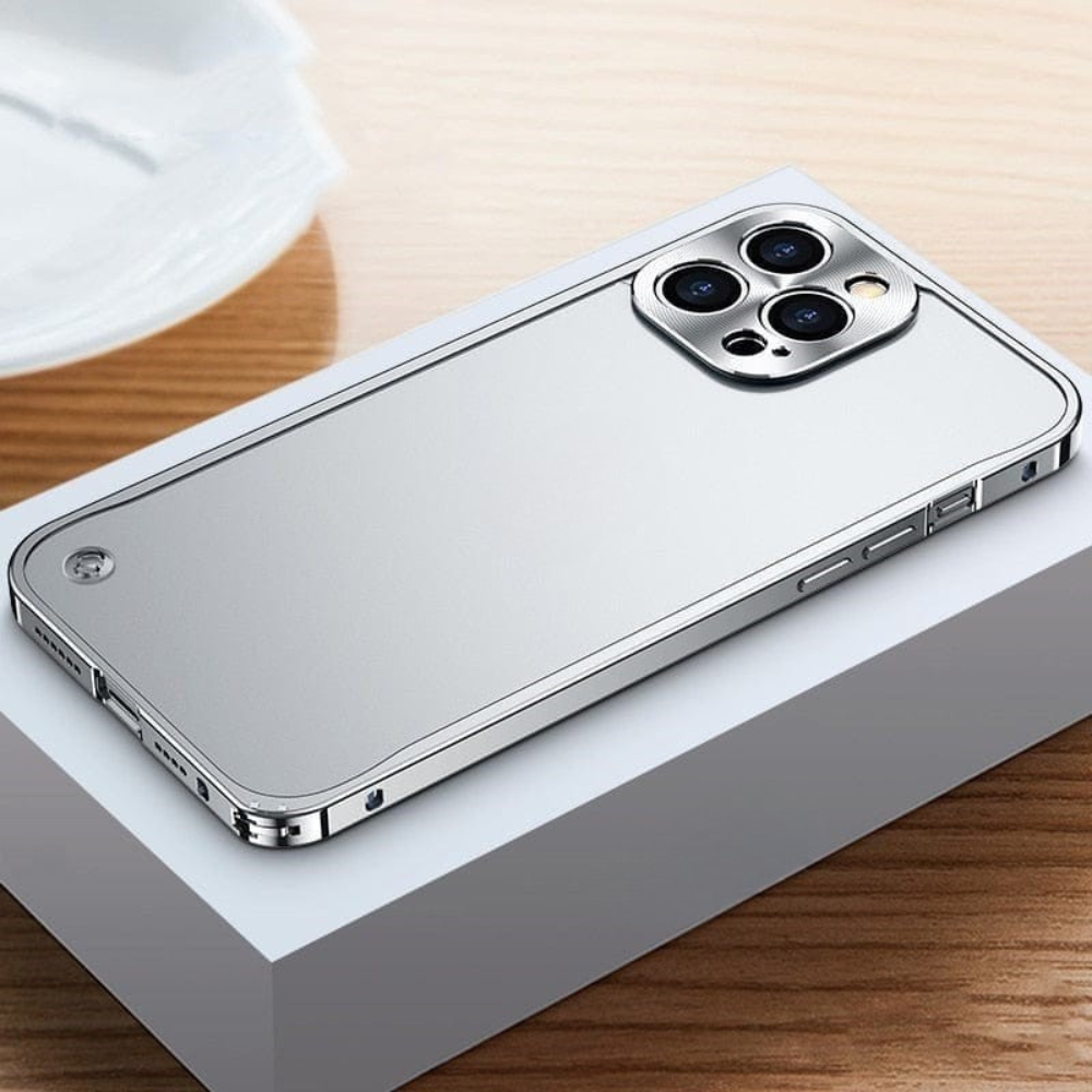 Stijlvolle SANDSBERGORIGINALS aluminium telefoonhoesje, duurzaam en lichtgewicht.