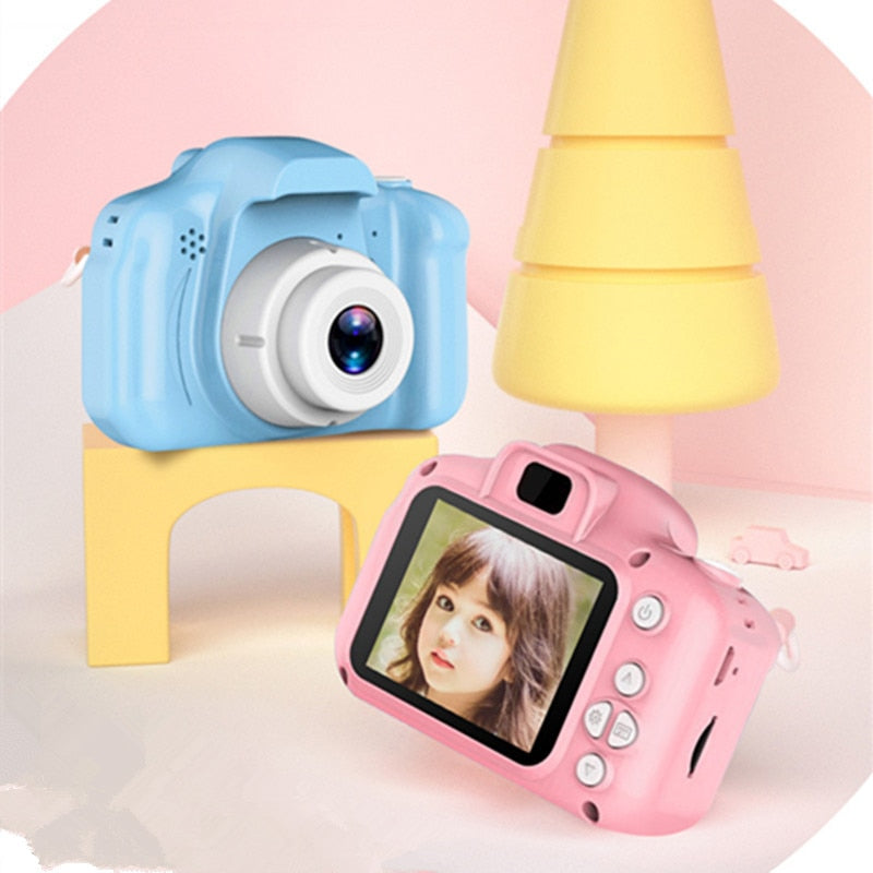 "Schattige blauwe HD mini camera voor kinderen, schokbestendig, 20 MP, en 1080p video-opname, met stevig ontwerp."