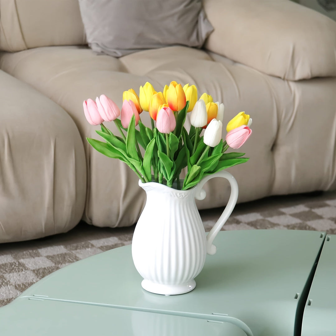 Veelzijdige kunsttulpen set voor evenementen en huisdecoratie. 10 realistische PU-bloemen voor een tijdloze sfeer.