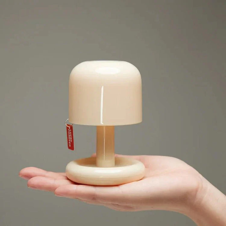 "Sfeervolle mini zonsondergang LED tafellamp met warme gloed, USB-oplaadbaar en compact ontwerp voor romantische ambiance."