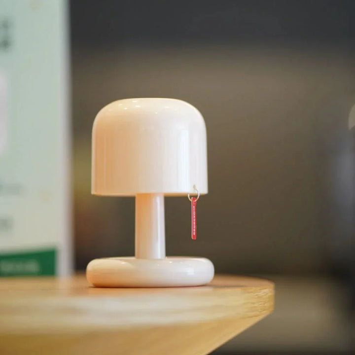 "Sfeervolle mini zonsondergang LED tafellamp met warme gloed, USB-oplaadbaar en compact ontwerp voor romantische ambiance."