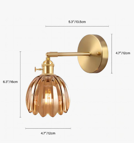Handgemaakte retro glazen tulpenlamp, decoratieve wandverlichting voor een nostalgische sfeer thuis.
