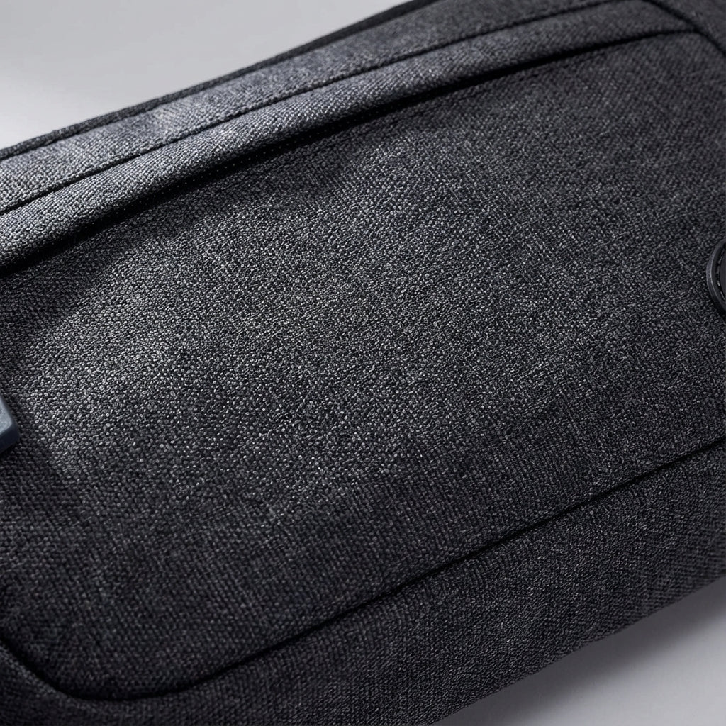 Waterdicht sport heuptasje, perfect voor hardlopen, fietsen en reizen. Comfortabel en inclusief telefoonhouder.